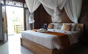 Karang Buncing Villas