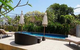 Karang Buncing Villas